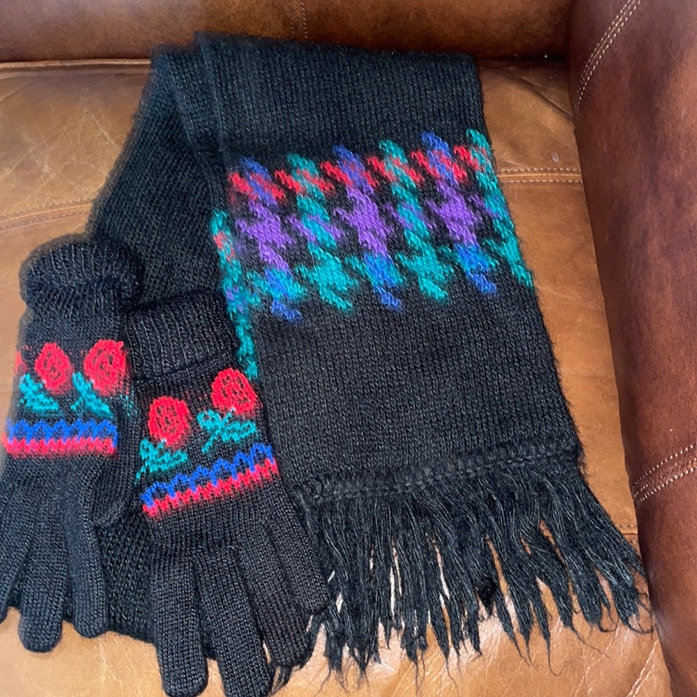 Scarf & Gloves Set